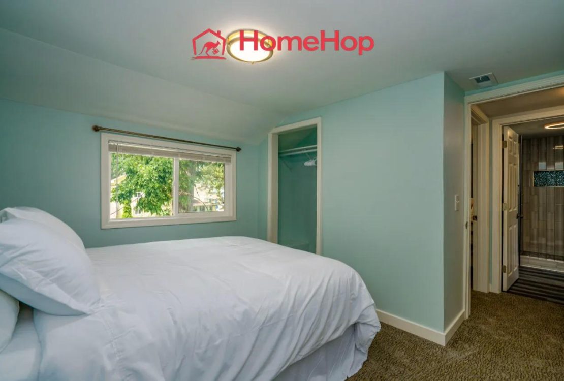 The Art of Outsourcing: Your Guide to Hiring an Airbnb Manager